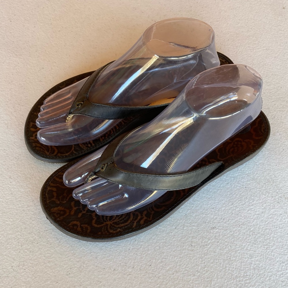 OluKai Womens Paniolo Thong Style Sandal Leather Footbed W/ Design Size 9